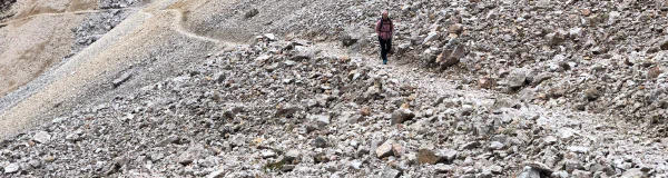 Wandern im Gebirge — Stärke und Wachstum